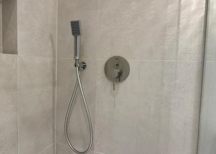 Renovated Premium With Free Parking