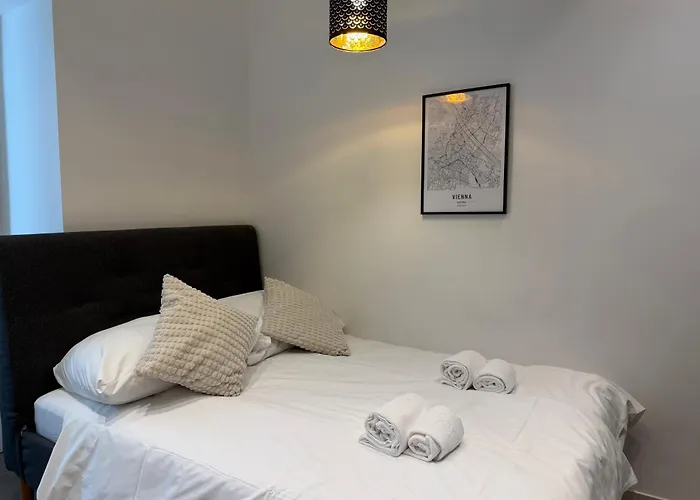 Renovated Premium With Free Parking